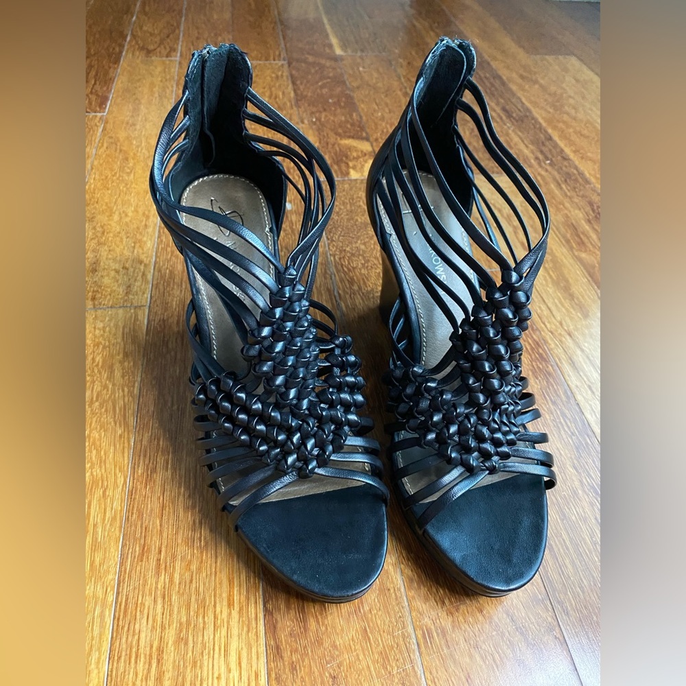 B. Makowsky strappy black wedge size 9